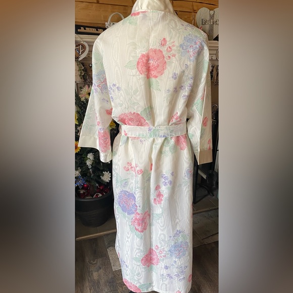 Vintage Vandemere Union Made Floral Satiny Robe with satiny trim and belt Sz Med - Picture 6 of 10